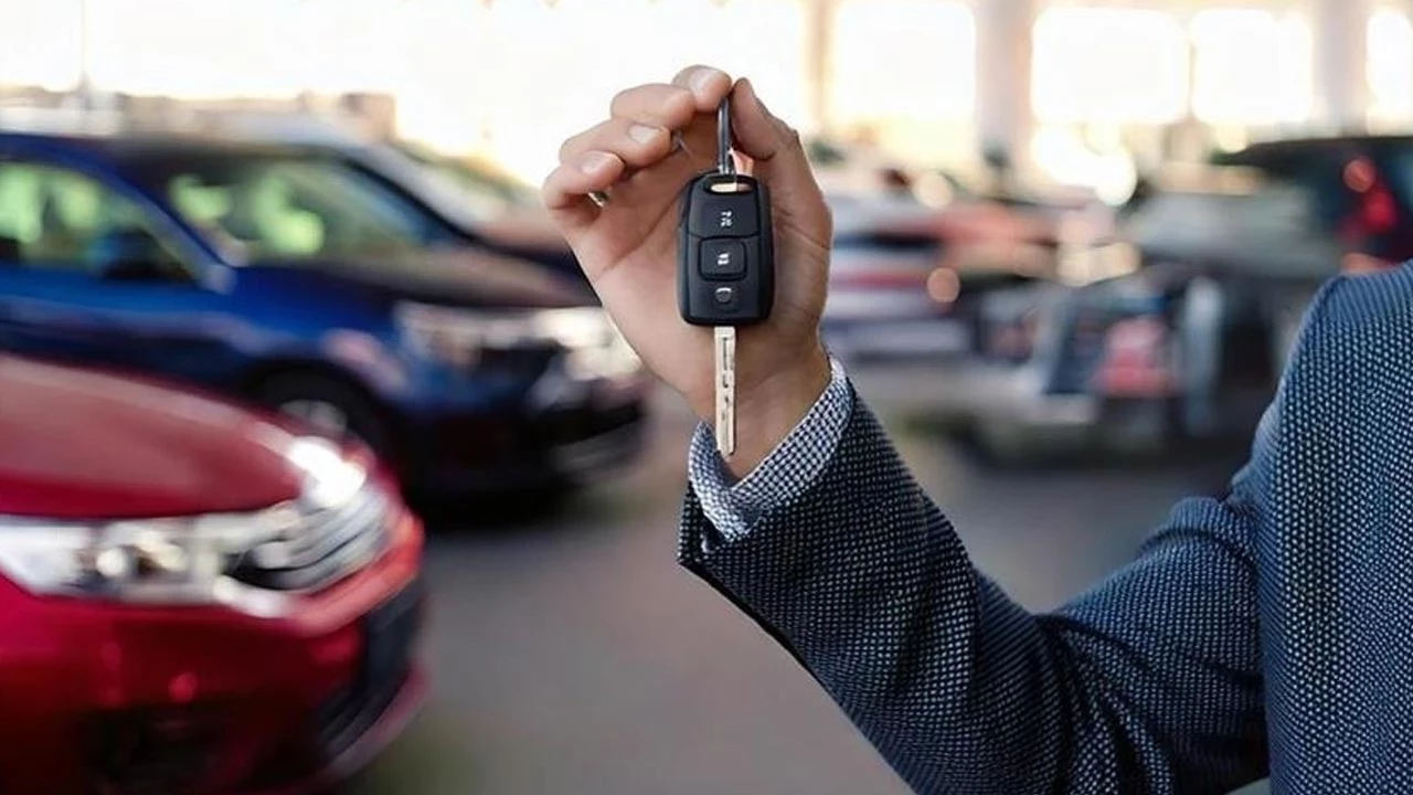 Krediyi çekemeyen karta başvuruyor