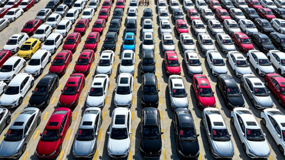 Otomotivde rekorun ardından belirsizlik kapıda