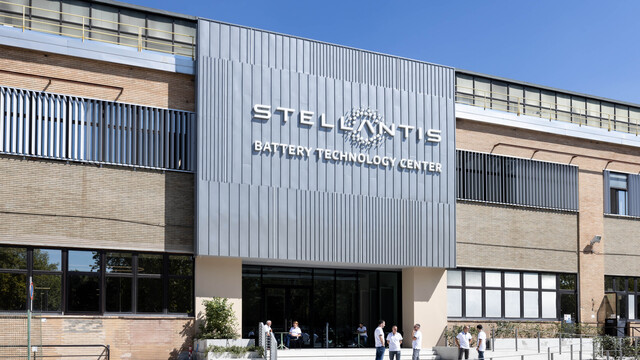 Stellantis İtalya’daki ilk batarya teknoloji merkezini açtı