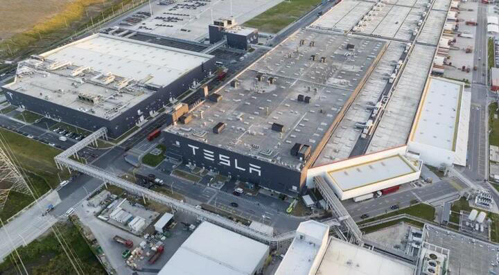 Tesla şirketin en büyük duyurularından birini açıkladı