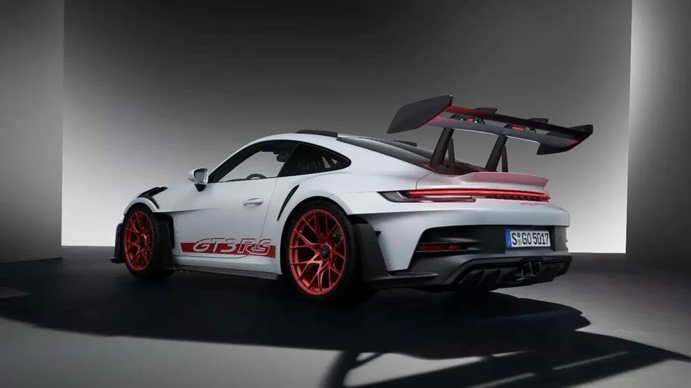 Porsche’den ilklerin modeli: 911 GT3 RS