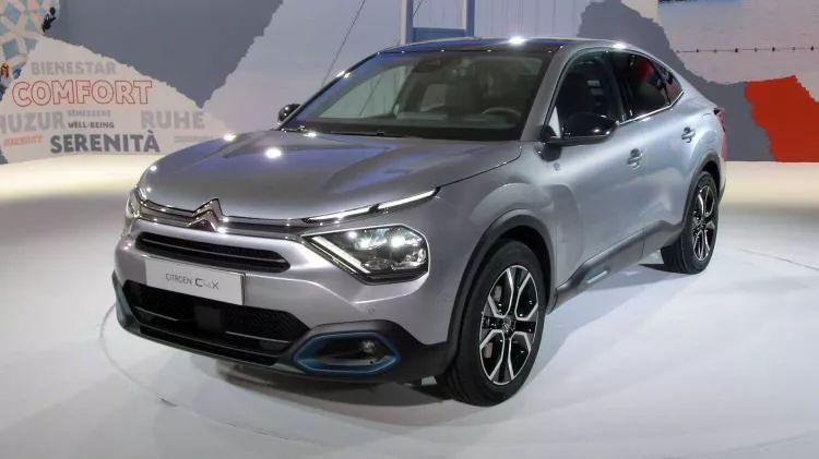 Citroen C4 X modelini dünyaya İstanbul'dan tanıttı