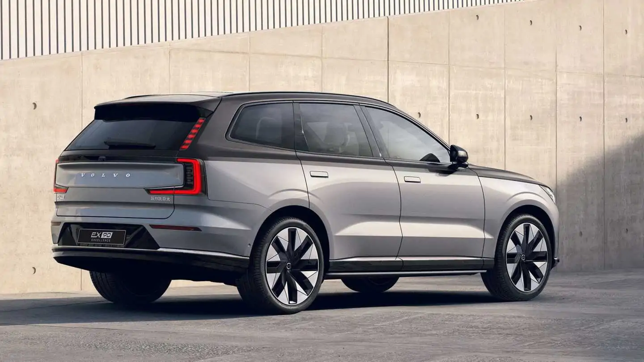 Volvo: EX90'ın bazı özellikleri, ilk teslimatlara yetişmeyebilir