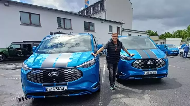 Elektrikli Tourneo Custom ağustosta yollara çıkıyor