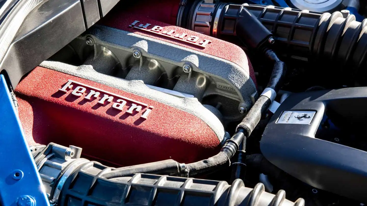Ferrari, "yasalar izin verdikçe" V12 üretmeye devam edecek