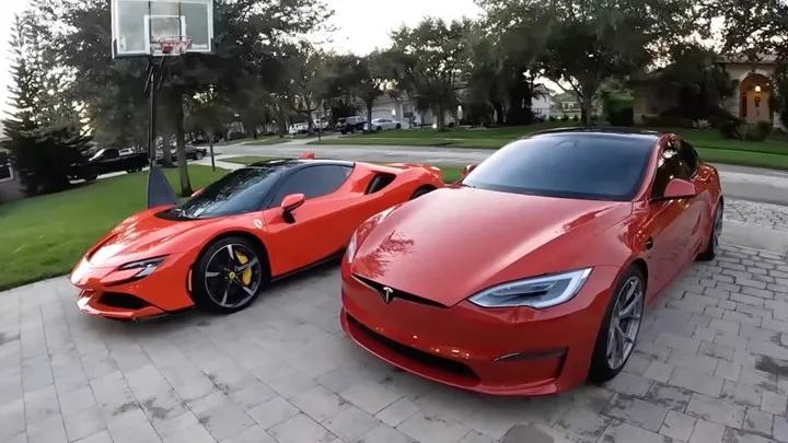 Ferrari, Elon Musk’ın Tesla’sını övdü ve ilk elektrikli modelleri için tarih verdi