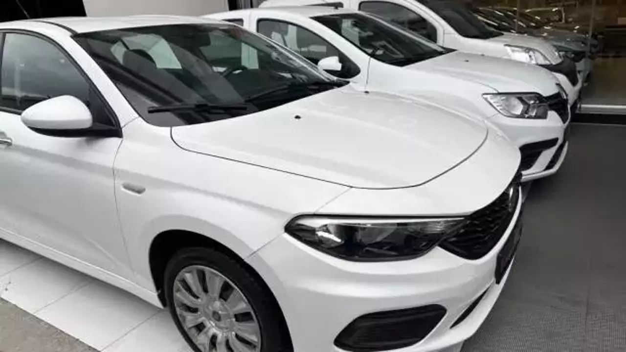 İkinci el otomobillerde fiyatlar düşmeye devam ediyor
