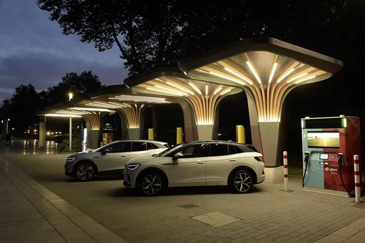 Almanya, elektrikli araç şarj istasyonlarına 6.3 milyar euro yatırım yapacak