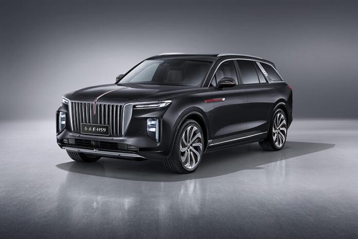 Çinin ultra lüksü Hongqi geldi, fiyatı dudak uçuklattı