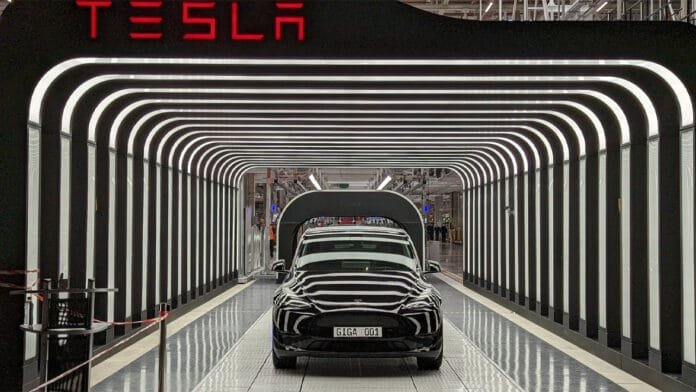 Kullanıcı bilgileri sızdı: Tesla sırlarını saklayamıyor