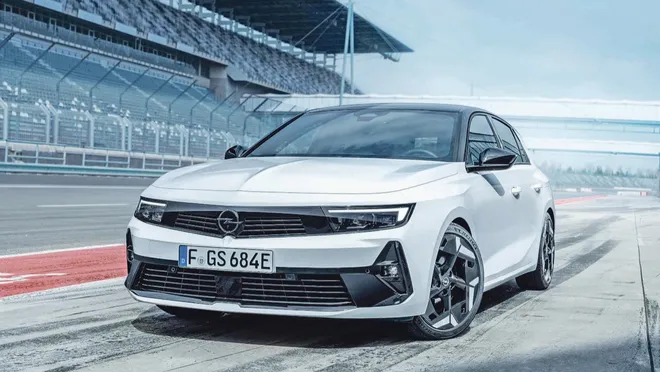 Opel Astra Elektrik Türkiye'de satışa sunuldu