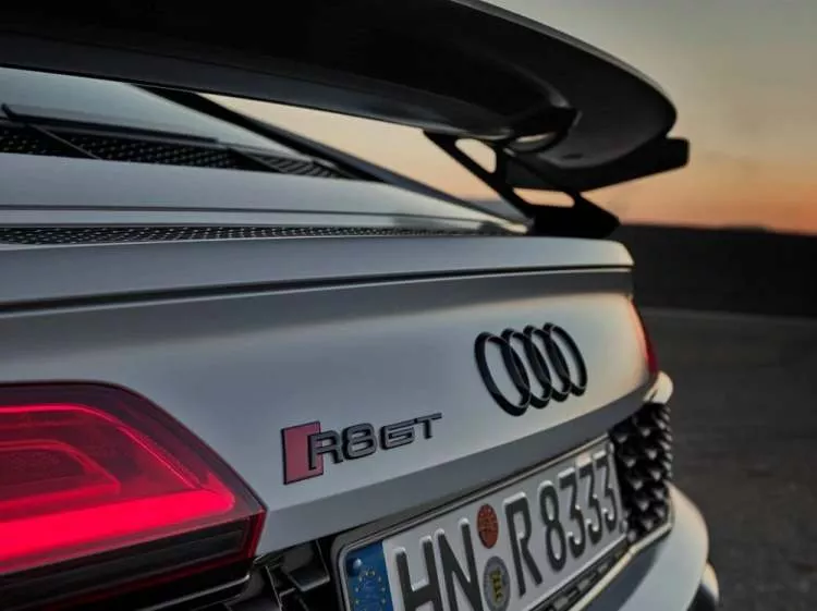 Audi Sport, Yeni R8 Coupe V10 GT RWD'yi görücüye çıktı!