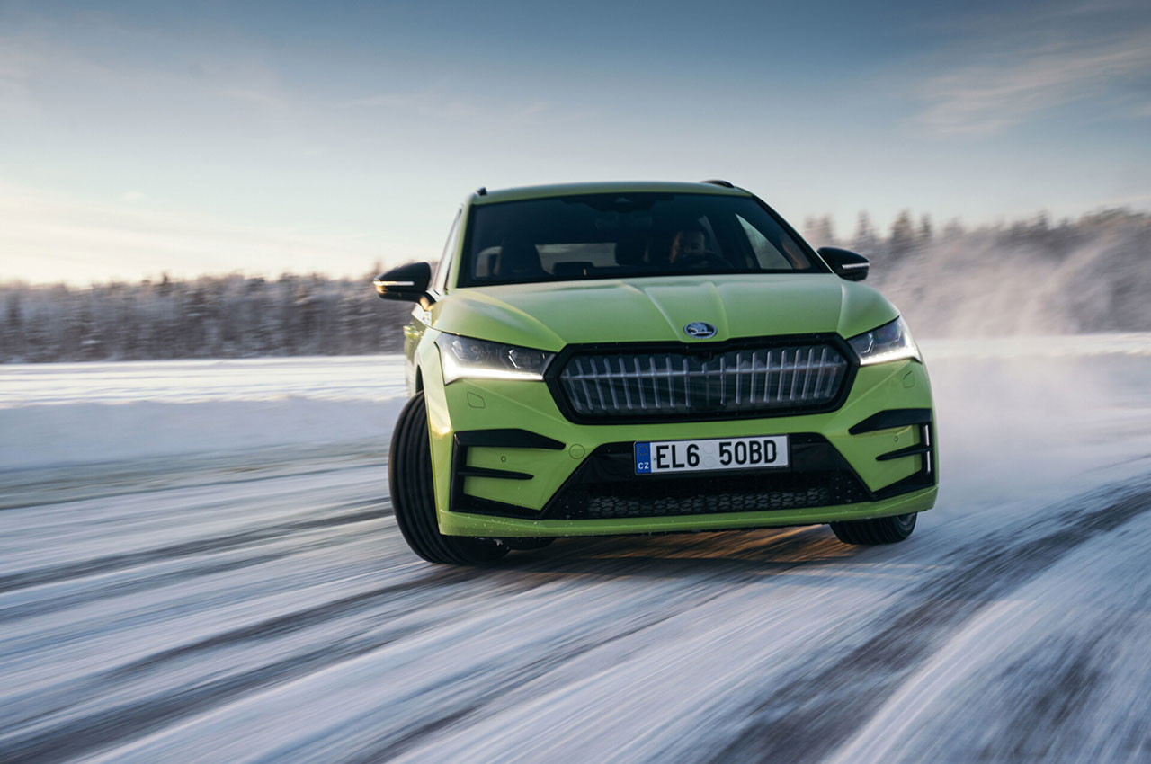 Skoda Enyaq RS iV’den buz üzerinde iki dünya rekoru