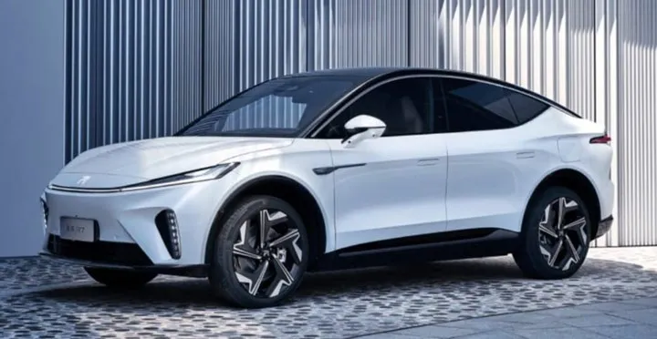 Çinli Rising Auto, elektrikli coupe-SUV modeli R7'yi satışa sunuyor