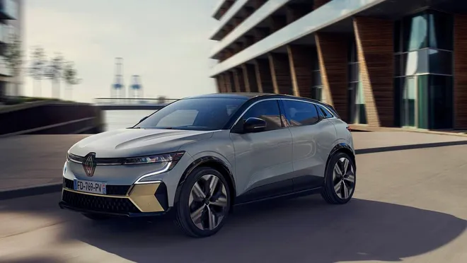 Yeni Renault Megane E-Tech satışa çıktığı gün bitti