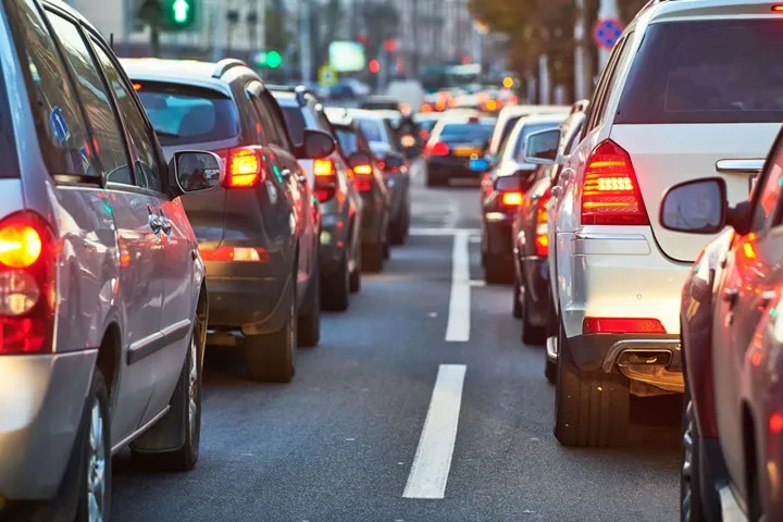 Paris'te SUV sahiplerinden daha yüksek park ücreti talep edilecek