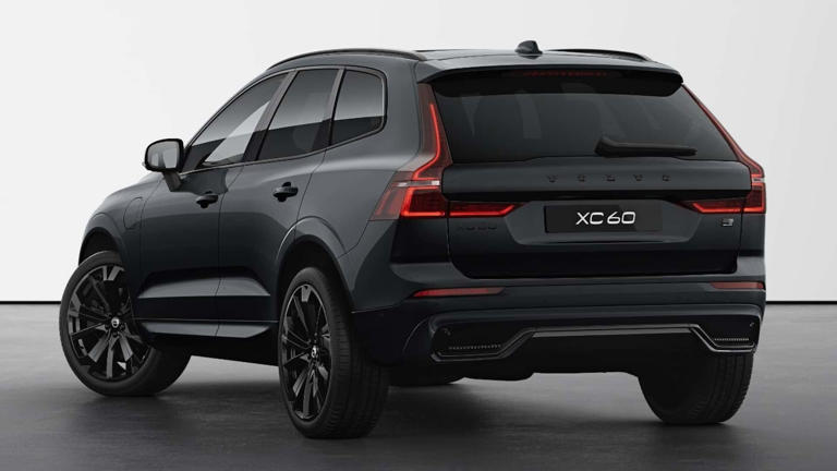 Volvo XC60 Black Edition, 21 inçlik jantlarıyla tanıtıldı