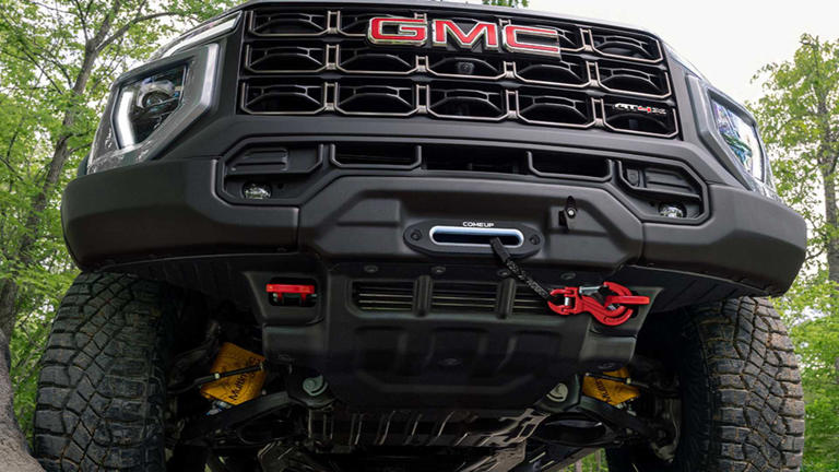 GMC Canyon AT4X AEV Edition için teaser zamanı!