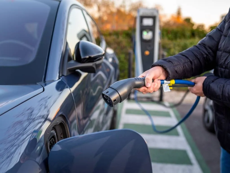 AB'de elektrikli otomobil satışları dizeli geçti