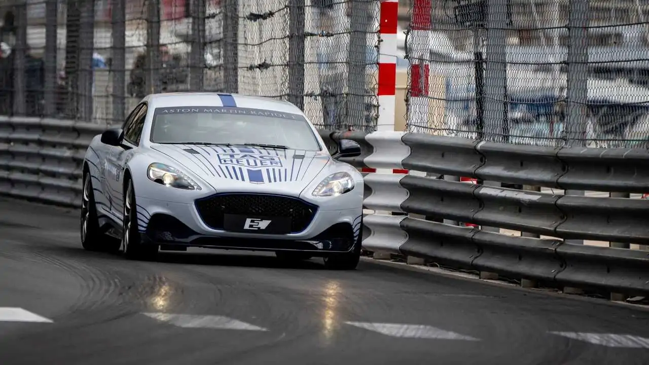 Rapide, Aston Martin için artık bir seçenek değil!