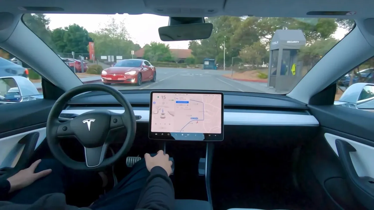 Tesla, otonom sürüş yazılımı FSD’nin fiyatını ciddi oranda düşürdü
