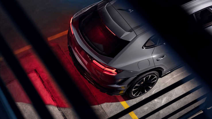 Lamborghini Urus, şarj edilebilir hibrit V8 motora sahip olacak!