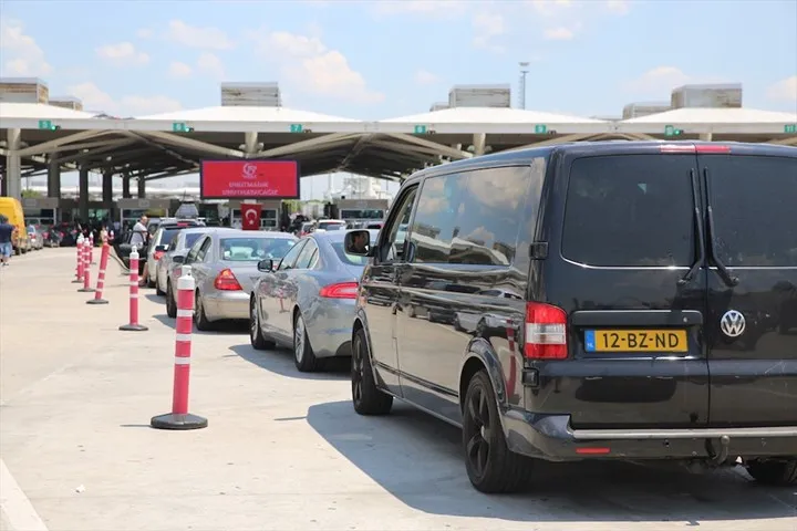 Gümrük Kanunu'nda kişisel ve ticari kullanıma mahsus yabancı plakalı taşıtlar için usulsüzlük cezası ve indirim!