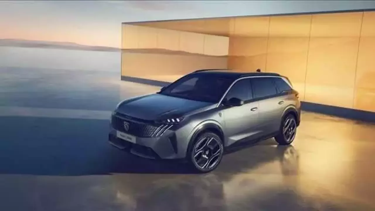 Peugeot, yeni e-5008’in tanıtımına devam ediyor