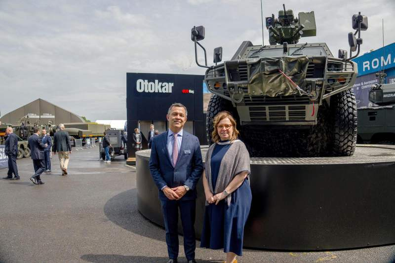 Koç’tan 2. Romanya operasyonu: Otokar, dev ihalede imzayı attı
