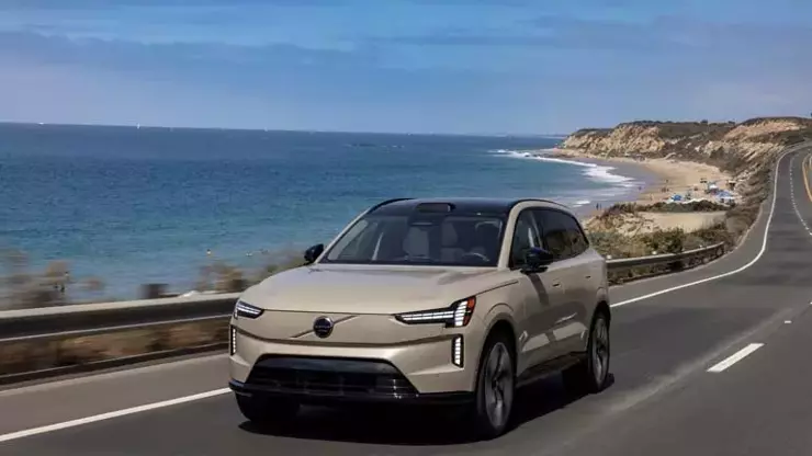 Yeni Volvo XC90 ve elektrikli EX90 yollara çıkıyor