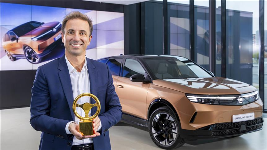 Opel'in yeni SUV modeli Grandland 2024 Altın Direksiyon Ödülü'nü kazandı