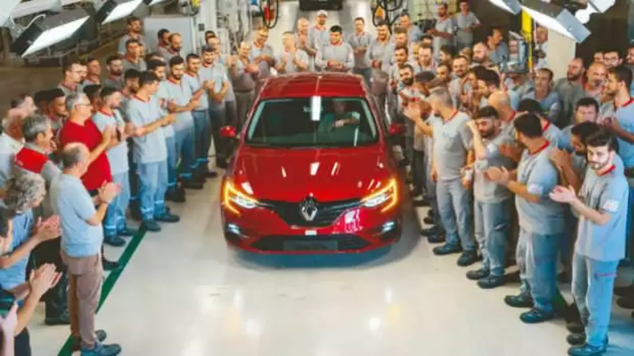 Megane sedanın üretimi bitmeyecek