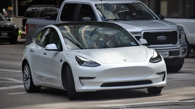 İkinci el Tesla satışları düştü, fiyatı neredeyse yarı yarıya azaldı