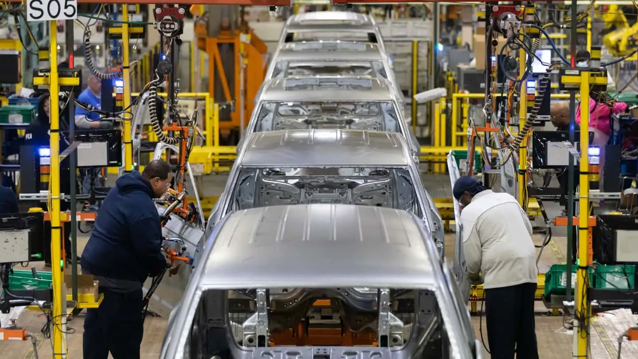 Stellantis, Durango ve Grand Cherokee üretimine ara veriyor