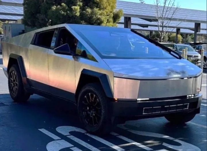 Tesla Cybertruck prototipi yolda görüldü! İşte son hali