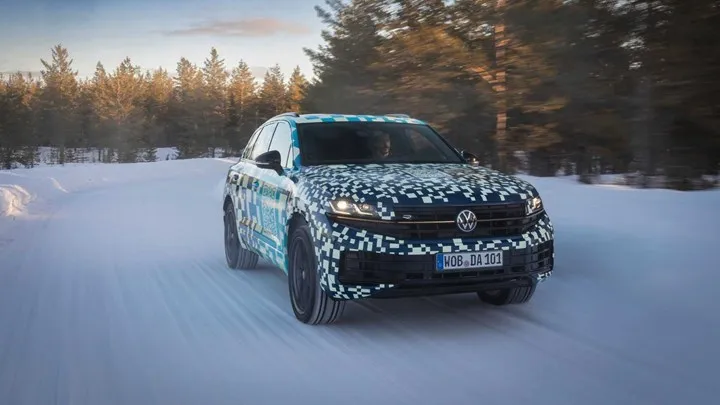 Makyajlı Volkswagen Touareg, Avrupa'da aydınlatmalı arka logoya sahip ilk Volkswagen modeli olacak