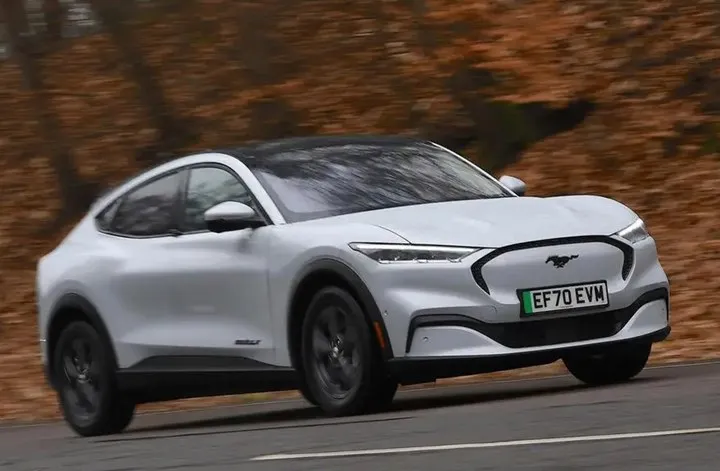 Ford Mustang Mach-E'de daha düşük maliyetli LFP bataryalar kullanılacak