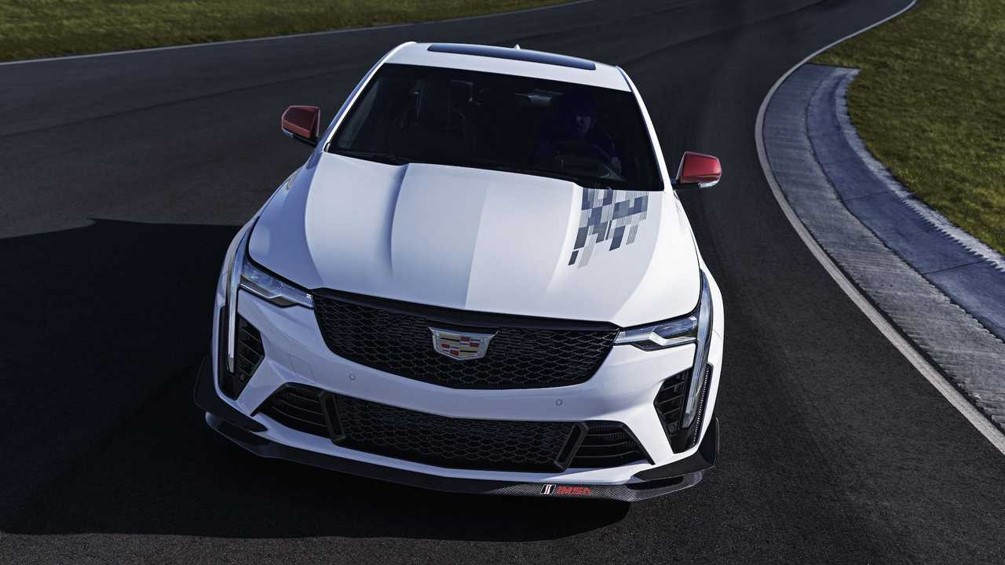 Cadillac CT4-V Blackwing Track Edition'ın örtüsü kalktı