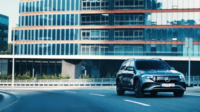 Mercedes-Benz, elektrikli SUV EQB’yi Zehra Güneş ile tanıttı