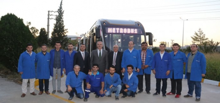 Dünyanın en büyük metrobüsü Bursa'da üretiliyor
