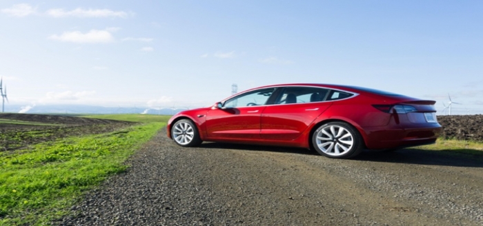 ABD krizi Tesla siparişlerini durdurdu