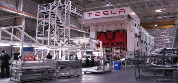 Tesla, 4 çeyrek sonra ilk kez kâr etti