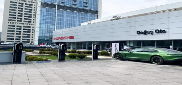 Porsche, elektrikli otomobiller için Türkiye'ye şarj ağı kurdu
