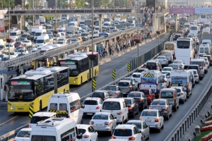 Ekimde 100 bin araç daha trafiğe girdi