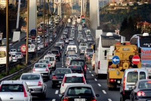 Trafikteki taşıt sayısı 600 bin arttı