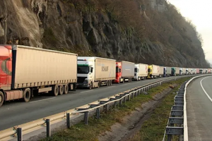 Macaristan’a transit geçiş belgesi 130 bine yükseltildi