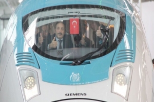 YHT setlerinin ilki teslim alındı!