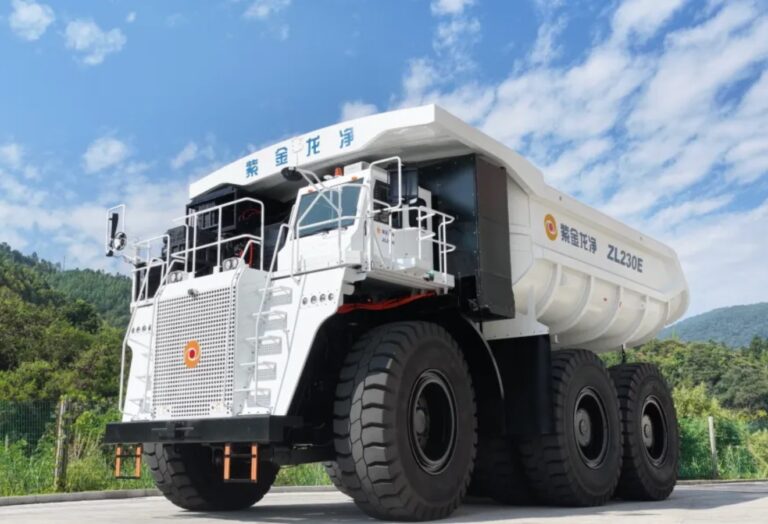 350 Tonluk Dev Elektrikli Maden Kamyonu 25 Dakikada şarj Oluyor