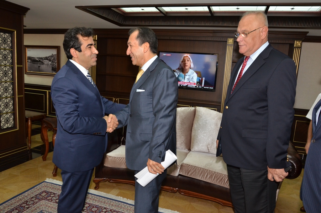 Arlod Yönetim Kurulu, Kocaeli Valisi Sn.hasan Basri Güzeloğlu’na Nezaket Ziyareti Gerçekleştirdi. 4 Arlod Yönetim Kurulu, Kocaeli Valisi Sn.hasan Basri Güzeloğlu’na Nezaket Ziyareti Gerçekleştirdi. 4