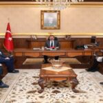 Arlod Yönetim Kurulu, Kocaeli Valisi Sn.hüseyin Aksoy'A Nezaket Ziyareti Gerçekleştirdi. 2 Arlod Yönetim Kurulu, Kocaeli Valisi Sn.hüseyin Aksoy'A Nezaket Ziyareti Gerçekleştirdi.